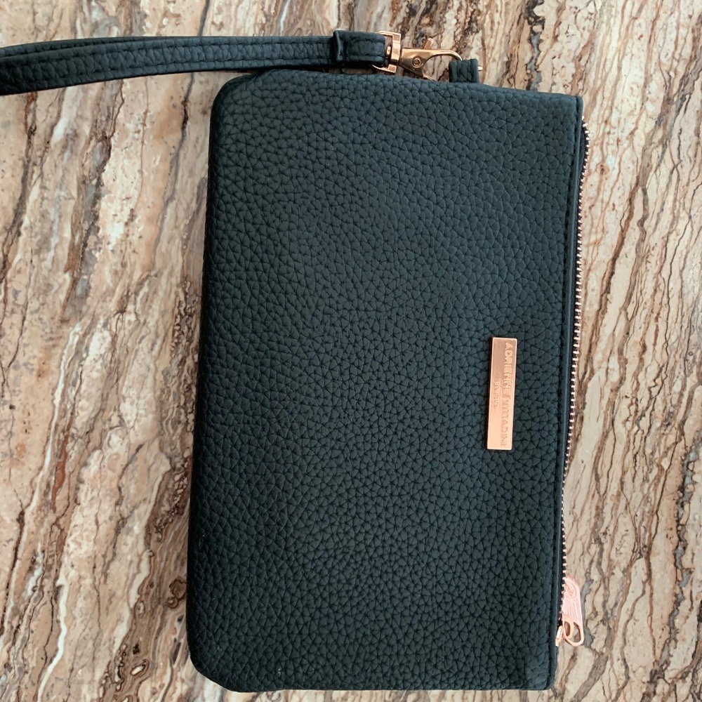 Adrienne Vittadini Black Charging Clutch